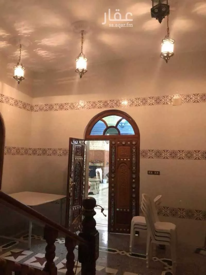 عمارة 825 م² في العدل 6