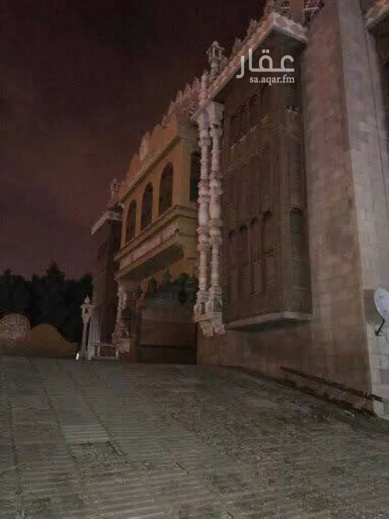 عمارة 825 م² في العدل 7
