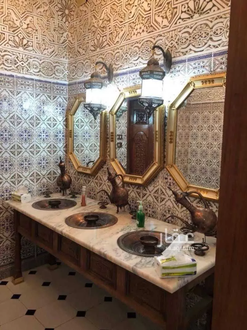 عمارة 825 م² في العدل 8