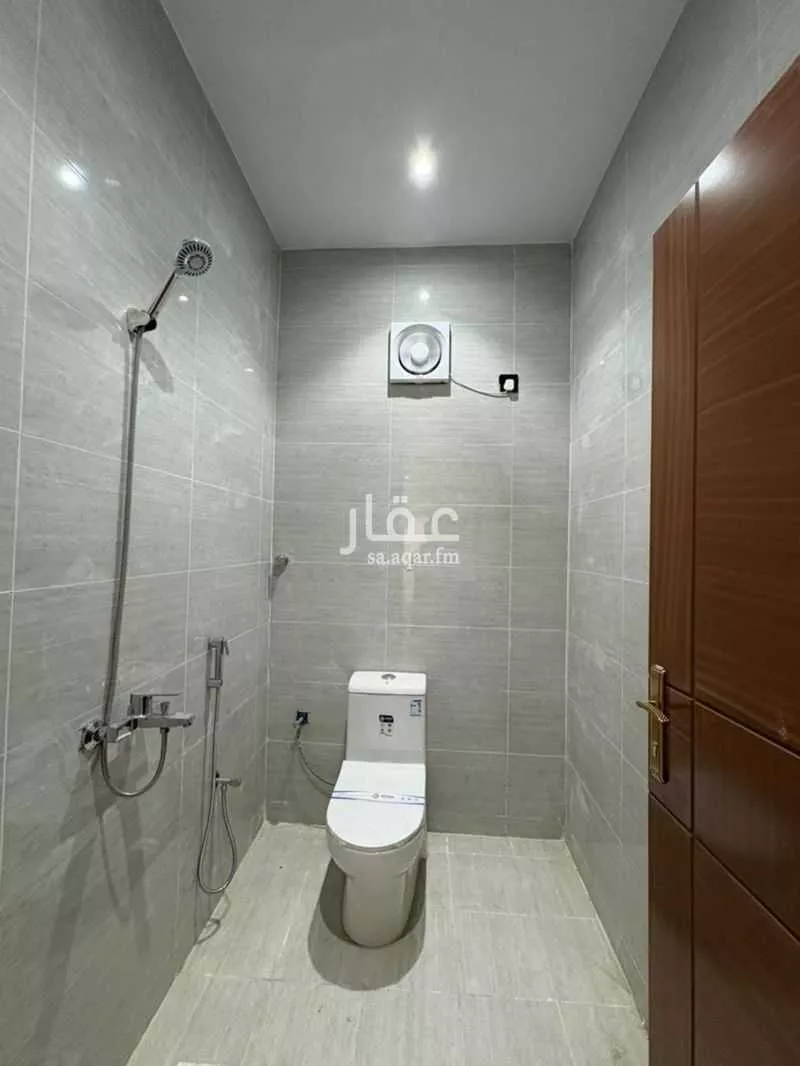عمارة 300 م² في العكيشية 7
