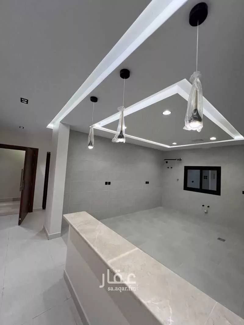 عمارة 600 م² في الملك فهد 10