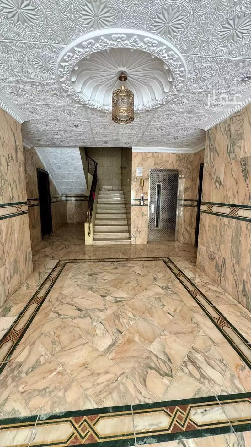 عمارة 504 م² في الجامعة 2