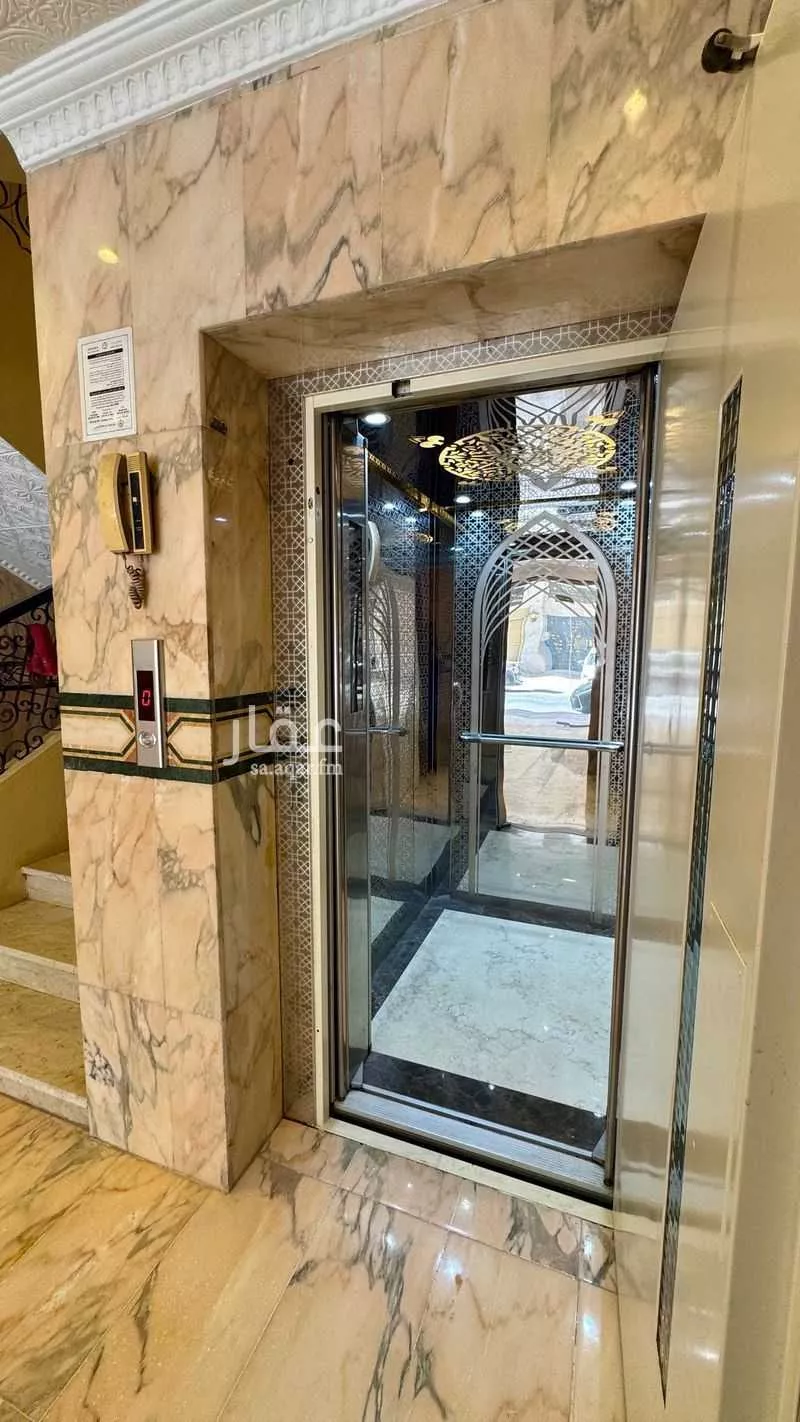 عمارة 504 م² في الجامعة 3