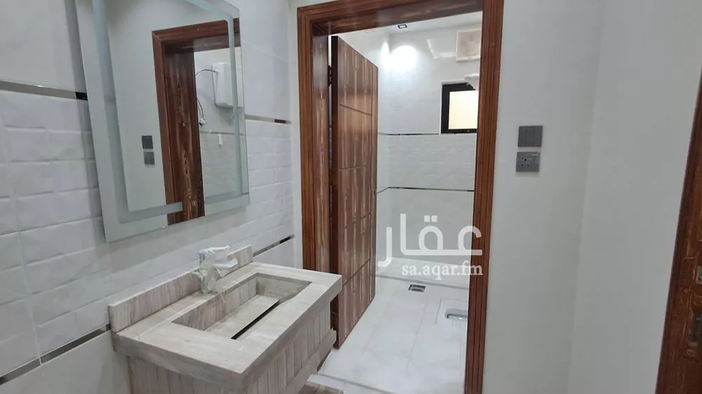 عمارة 660 م² في الشوقية 12