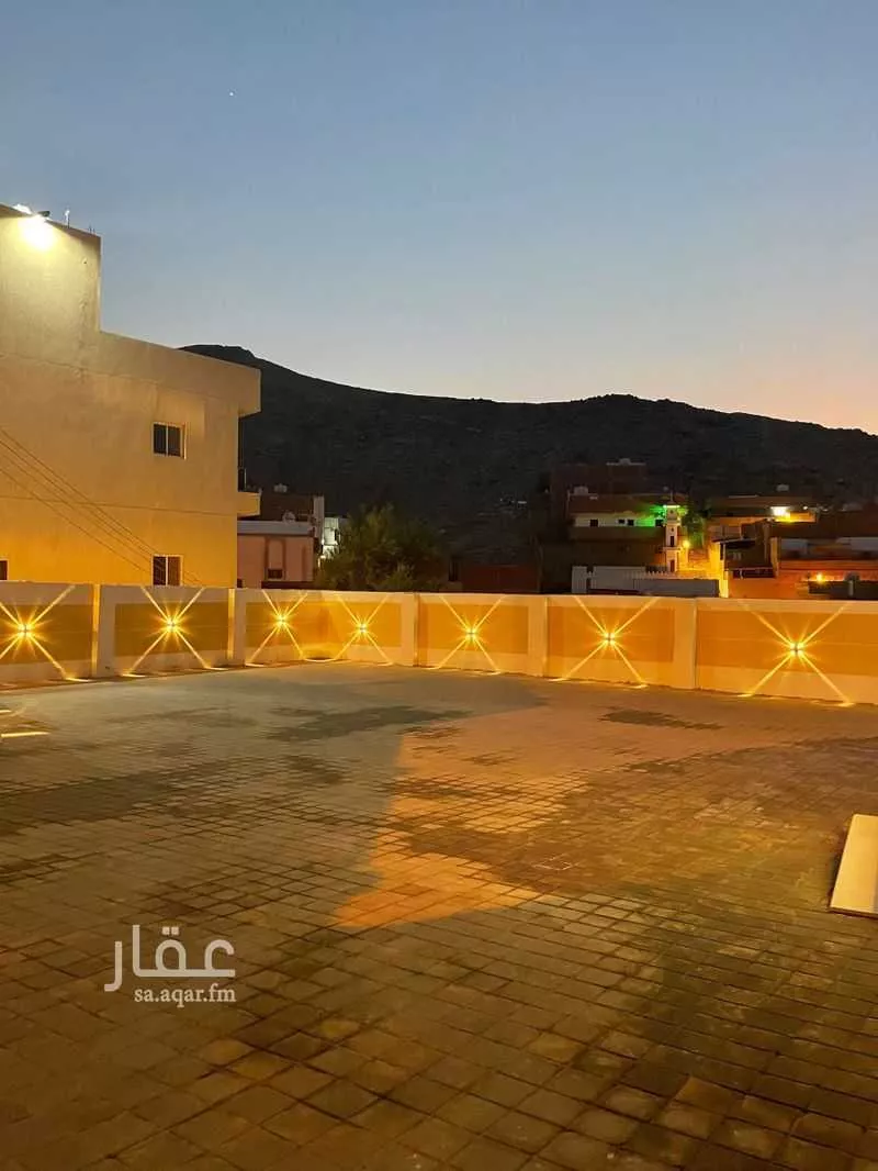 عمارة 756 م² في الجميزة 2