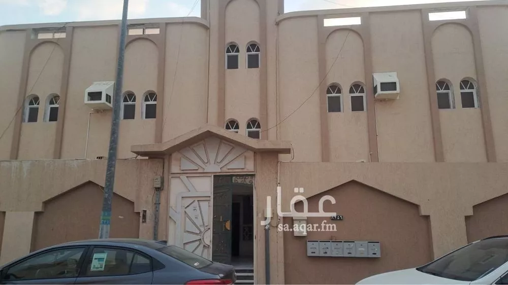 900 sqm building in Al Awali 4