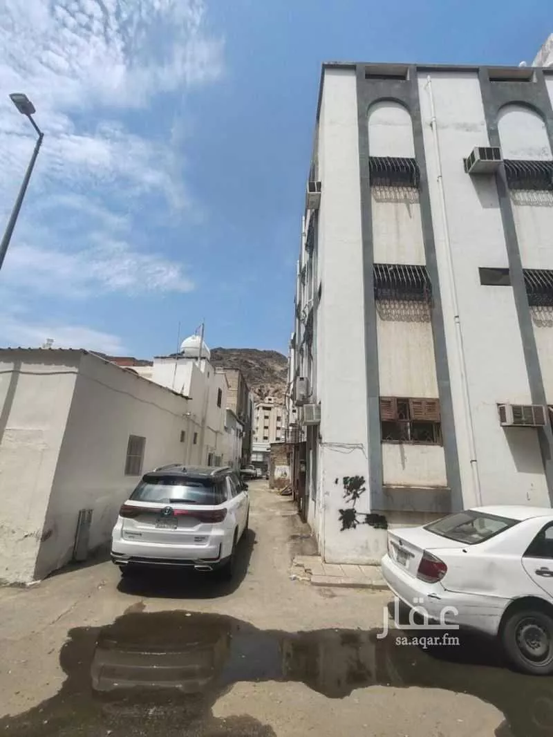 عمارة 345 م² في المعابدة 7