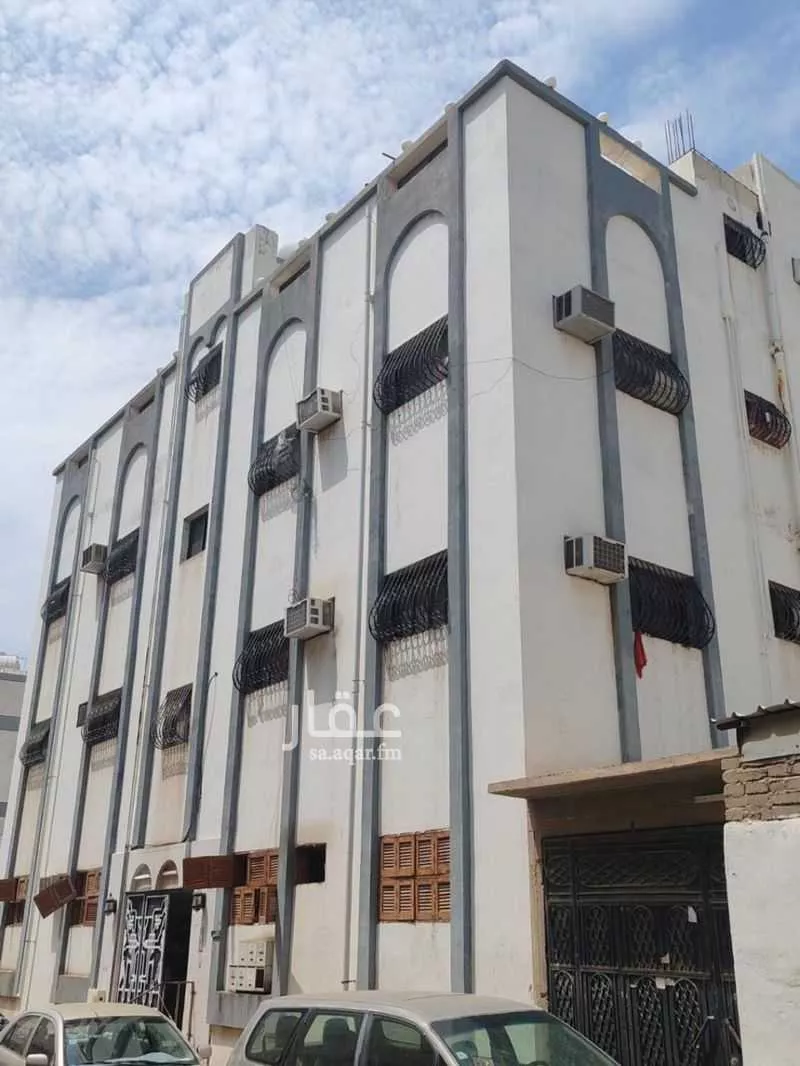 عمارة 345 م² في المعابدة 8