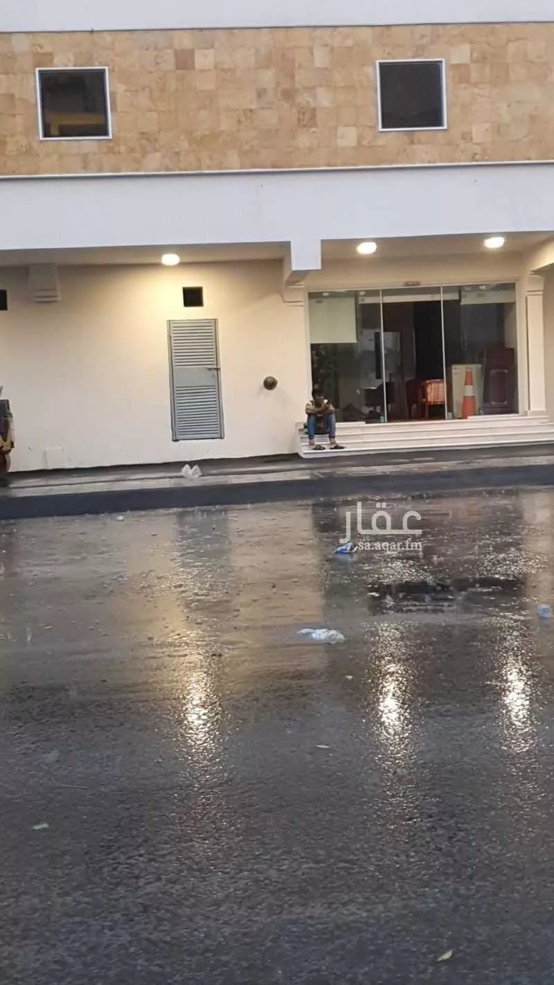400 sqm building in Al Rawdah 4