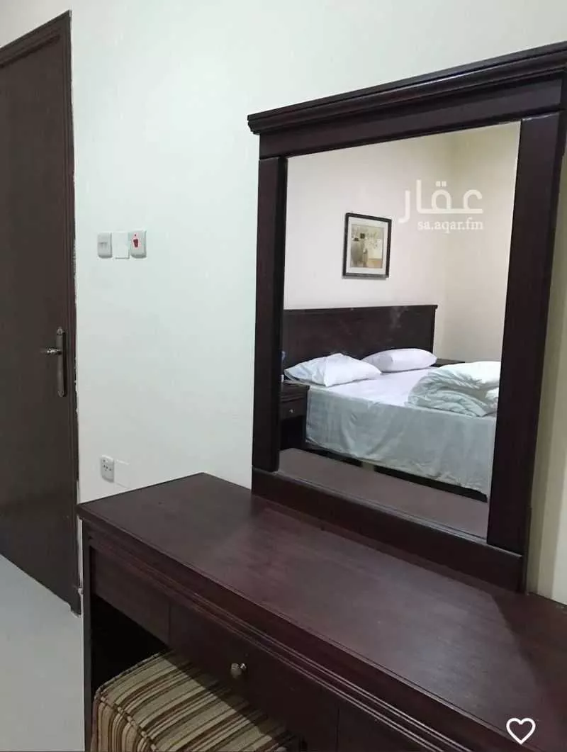 عمارة 744 م² في الهجرة 7
