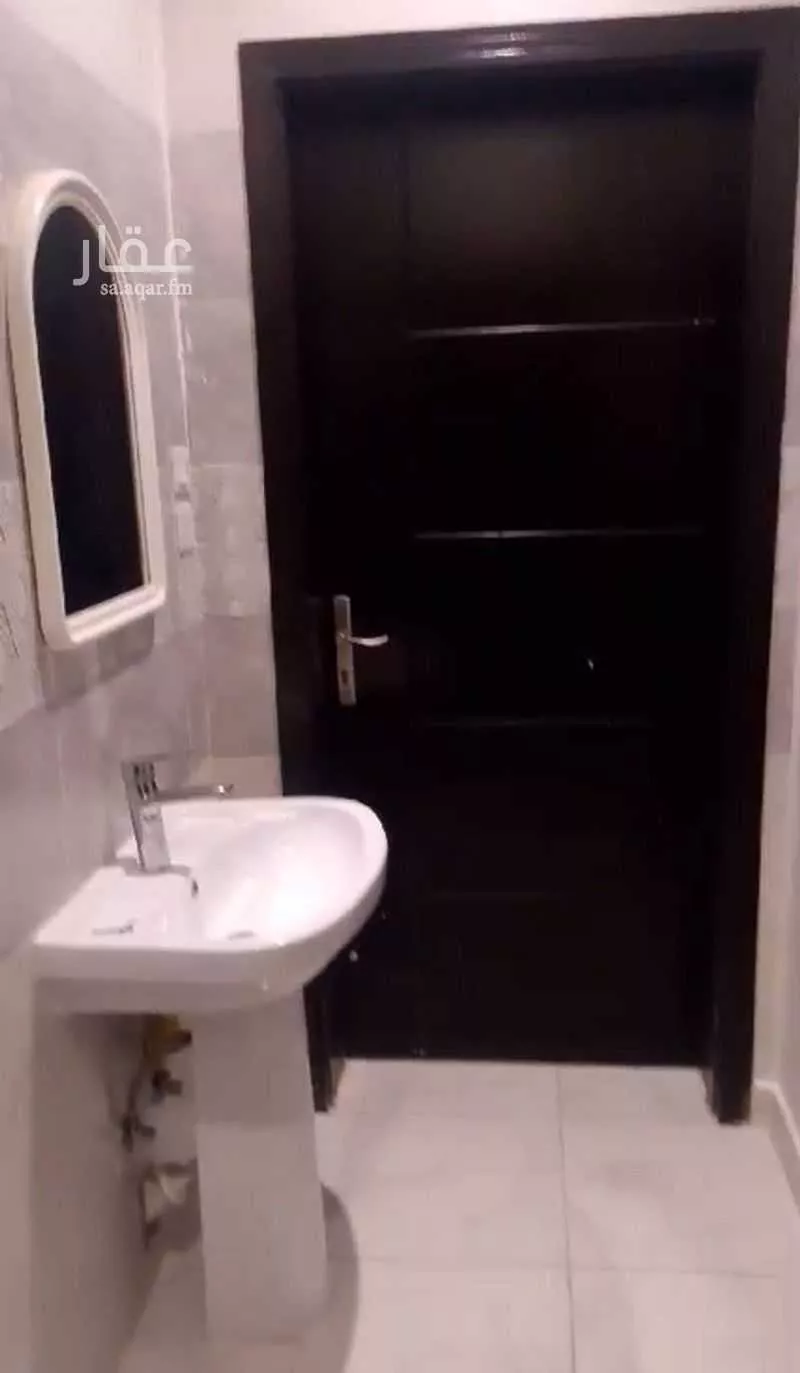 عمارة 900 م² في الملك فهد 8