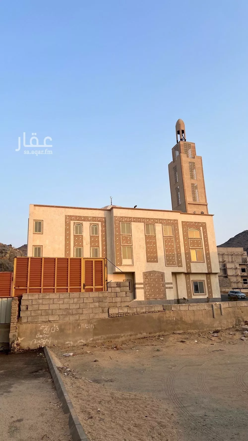 900 sqm building in Al Awali 5