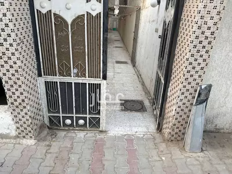 عمارة 825 م² في الهجرة 10