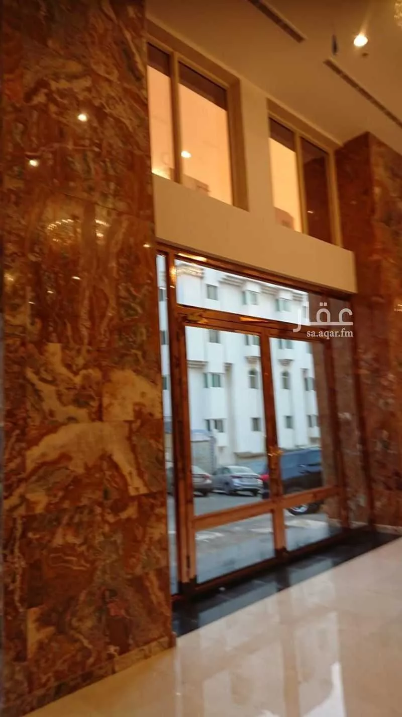 عمارة 484 م² في الجامعة 19