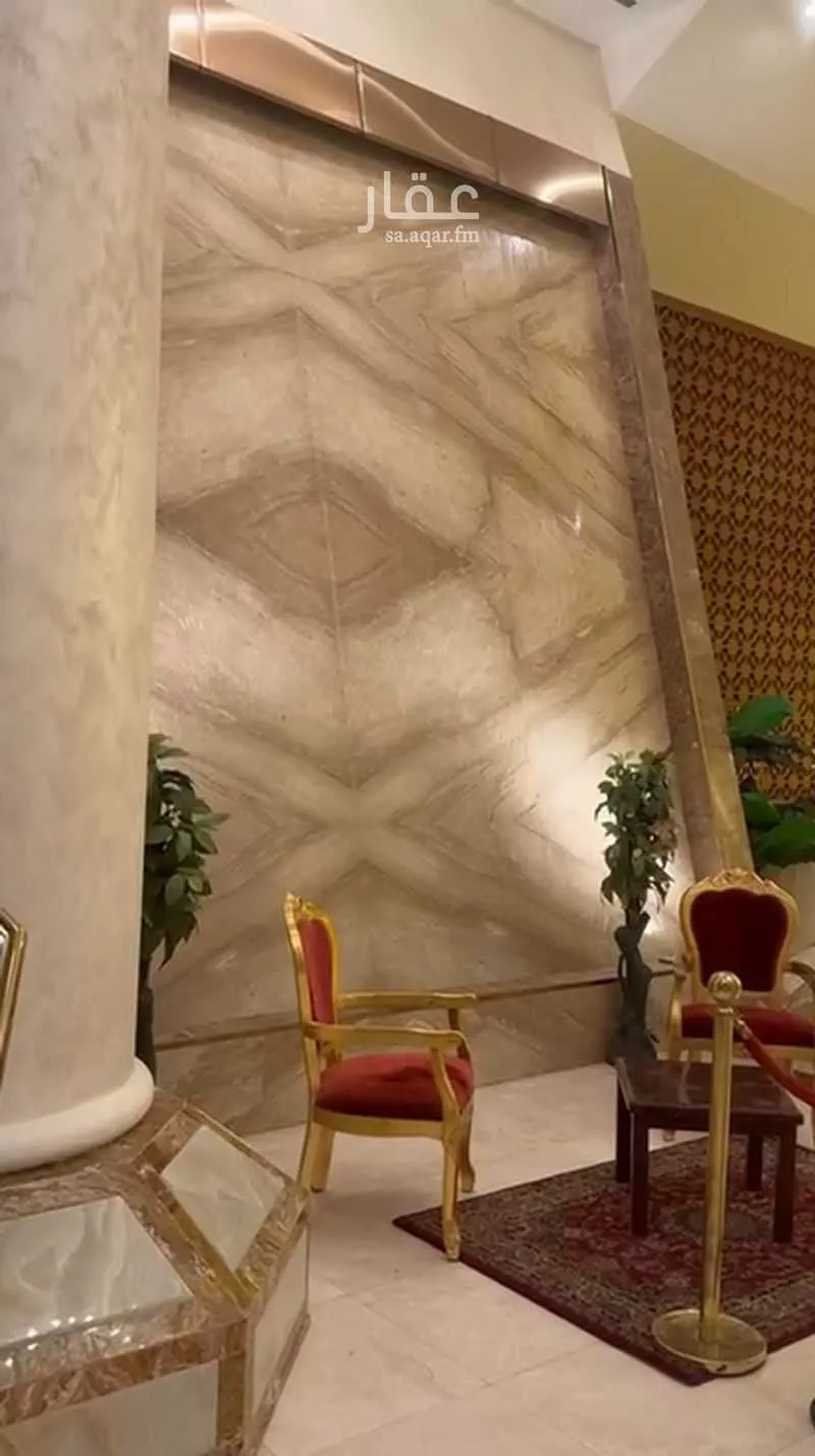 عمارة 484 م² في الجامعة 24