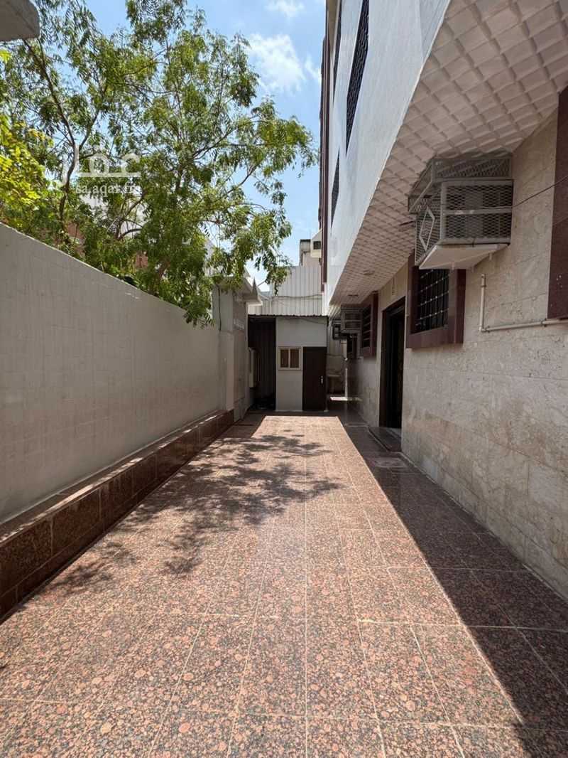 27 bedroom building in Al Zahir, Makkah 5