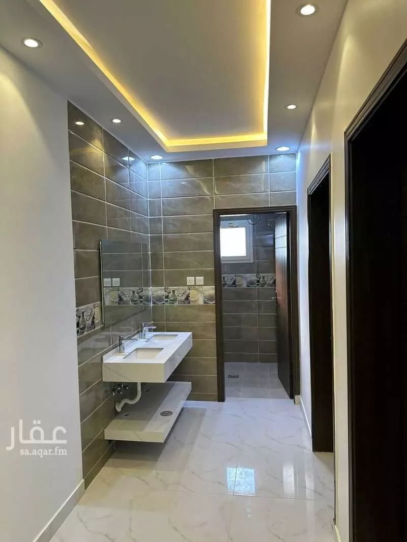 624 sqm building in King Fahd 11