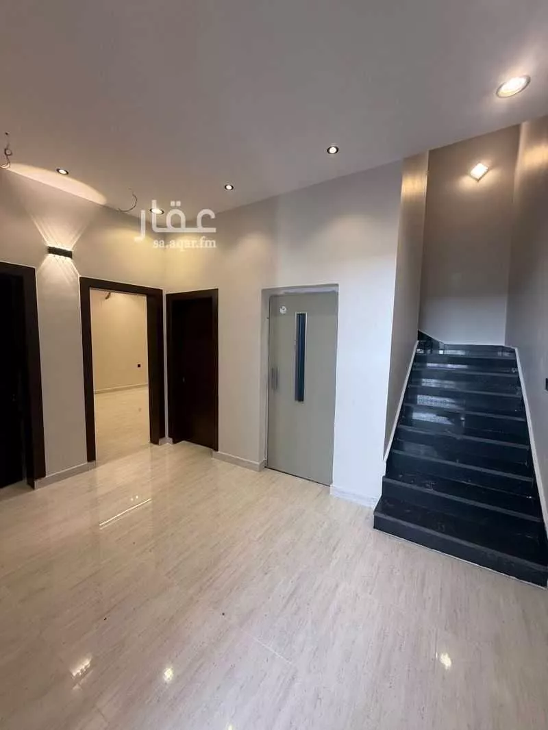 378 sqm building in Al Ukayshiyyah 3