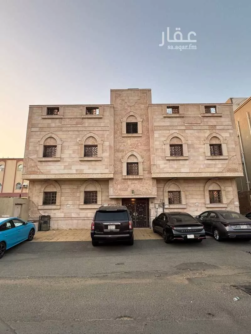 عمارة 500 م² في العمرة الجديدة 8