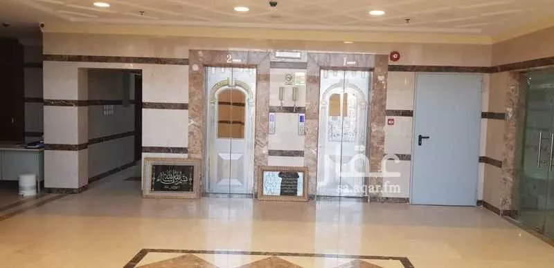 809 sqm building in Al Aziziyah 8