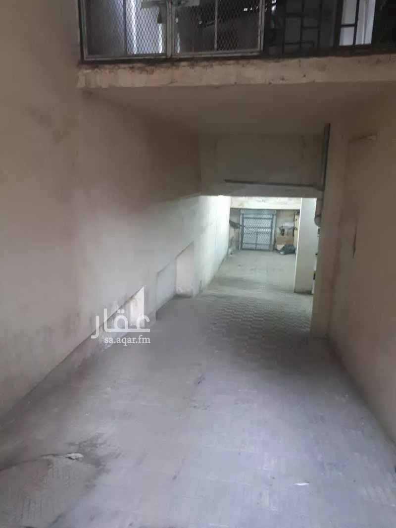 400 sqm building in Al Zahir 8