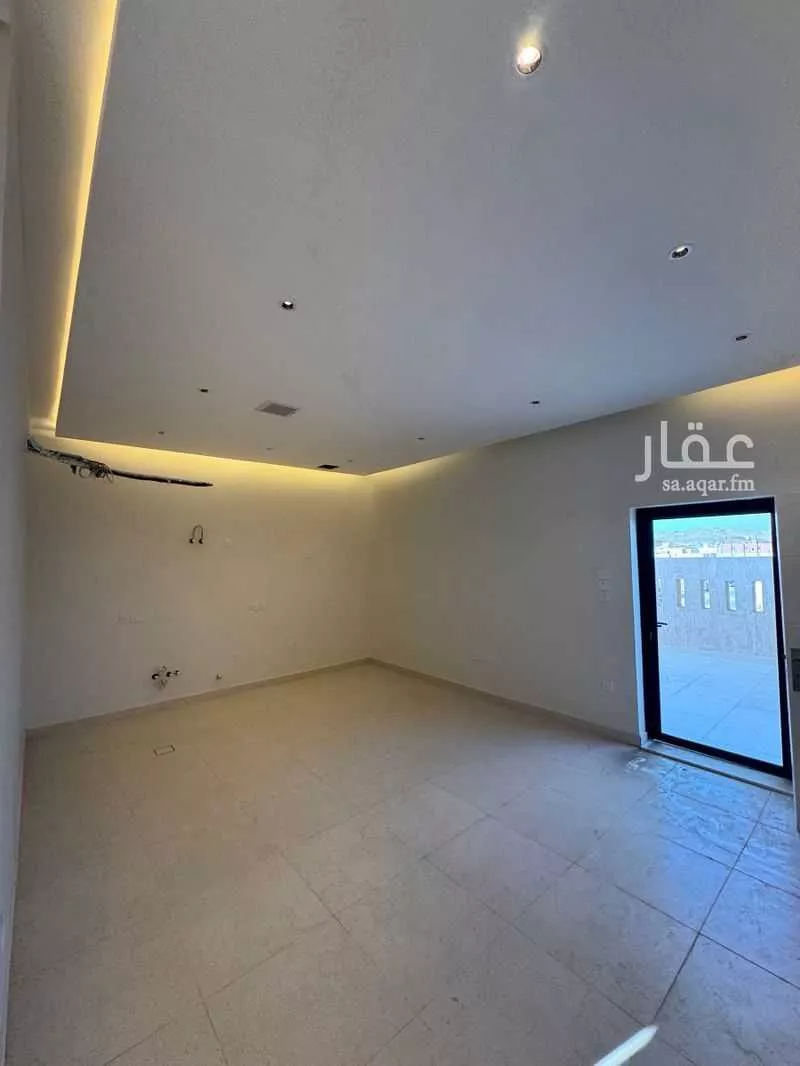 عمارة 283 م² في الملك فهد 16