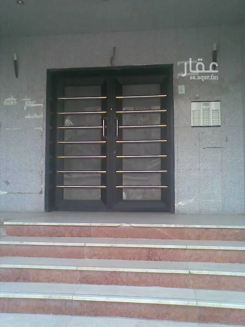 عمارة 1169 م² في العزيزية 9