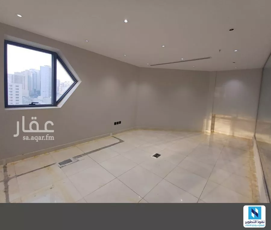 2500 sqm office in Al Aziziyah 6