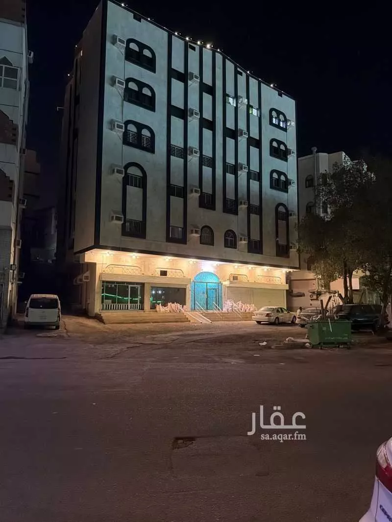 عمارة 604 م² في الشهداء 3