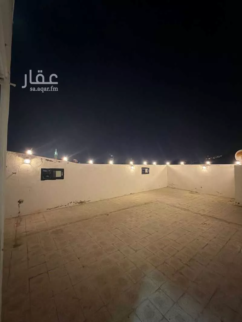 عمارة 604 م² في الشهداء 9