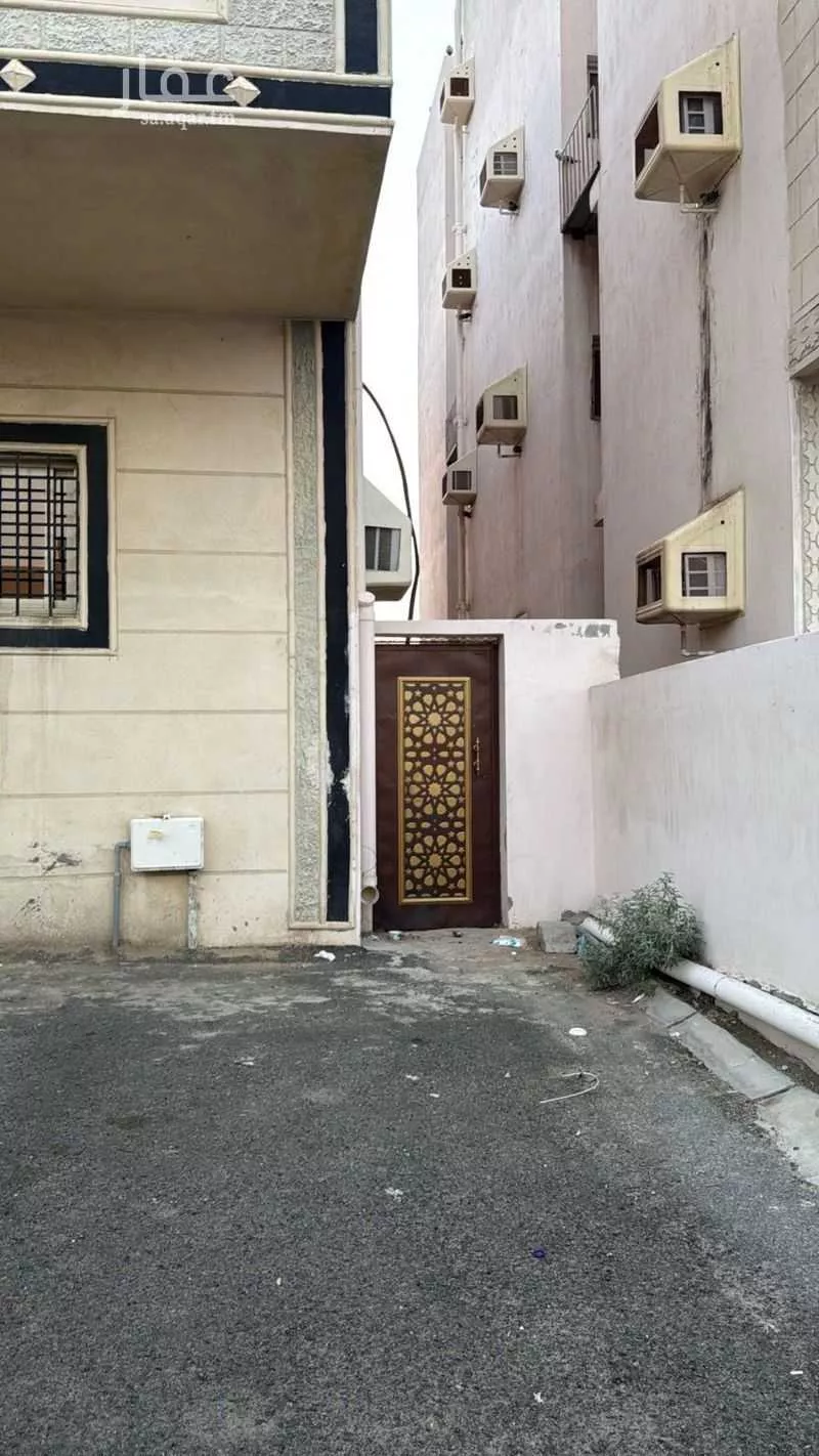 500 sqm warehouse in Al Shawqiyyah 10