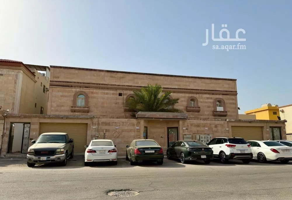 عمارة 765 م² في المنار 8