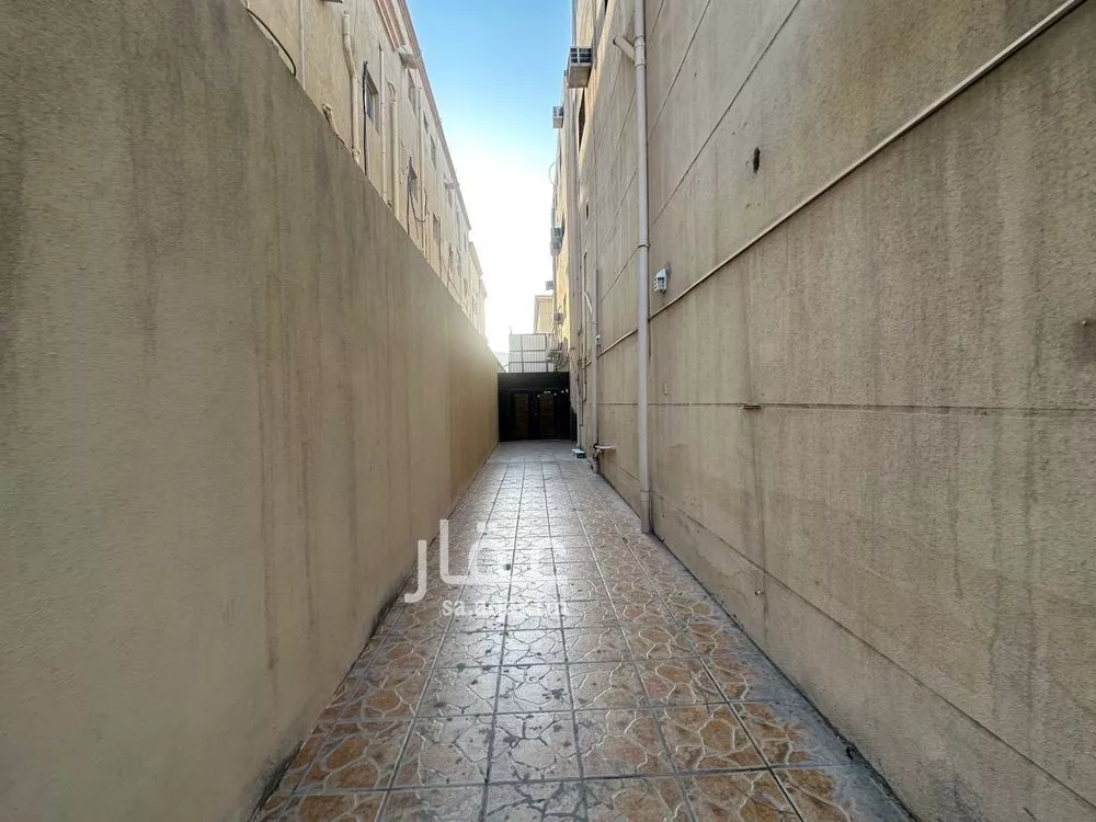 عمارة 1033 م² في الفردوس 4
