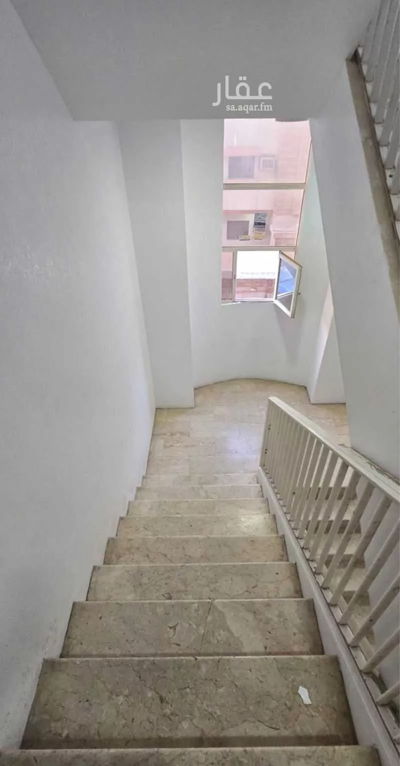 500 sqm building in Al Mazrouiyah 8
