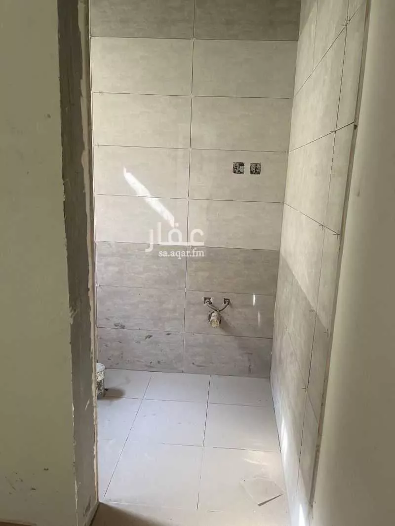 عمارة 1040 م² في الشعلة 10