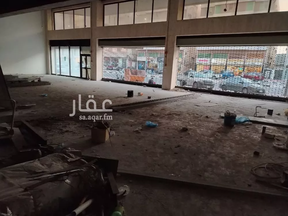 محل 682 م² في المزروعية 4