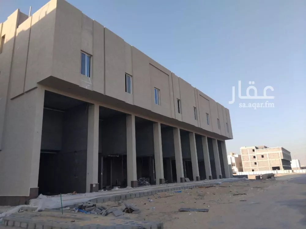 محل 735 م² في الأمل 4