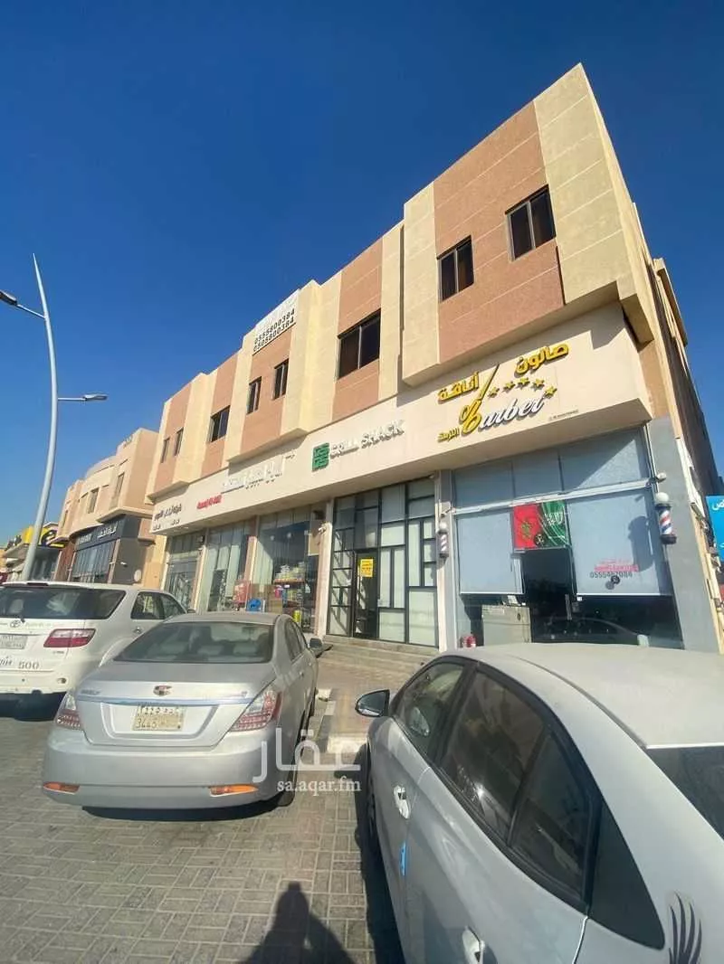 محل 742 م² في النزهة 2