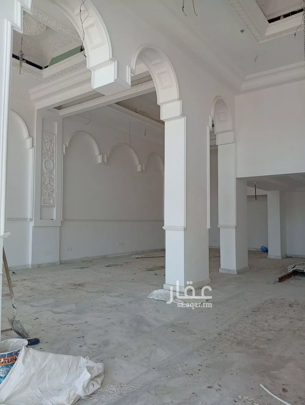 1962 sqm shop in East Beach 3