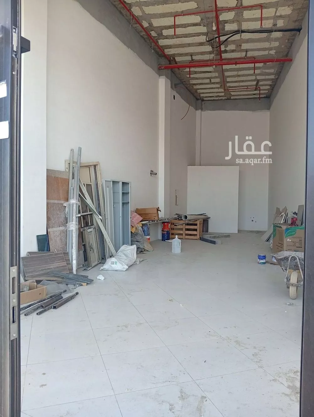 1962 sqm shop in East Beach 4