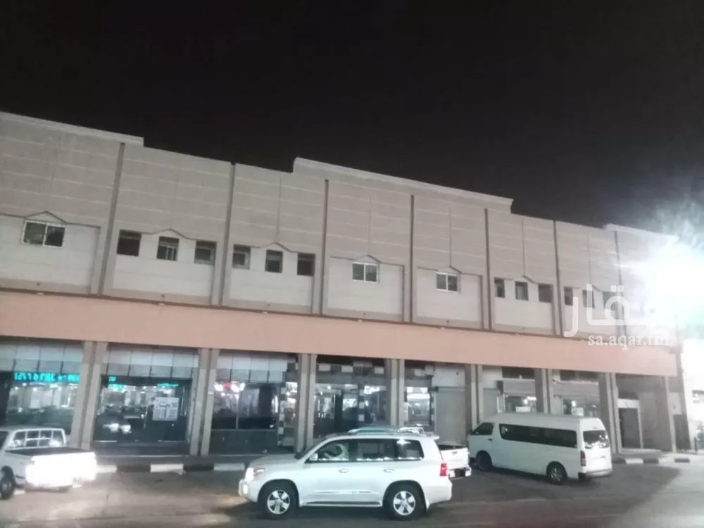 1561 sqm shop in Uhud 2