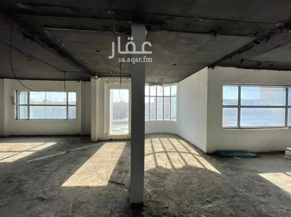 910 sqm shop in Al Jamiyin 5