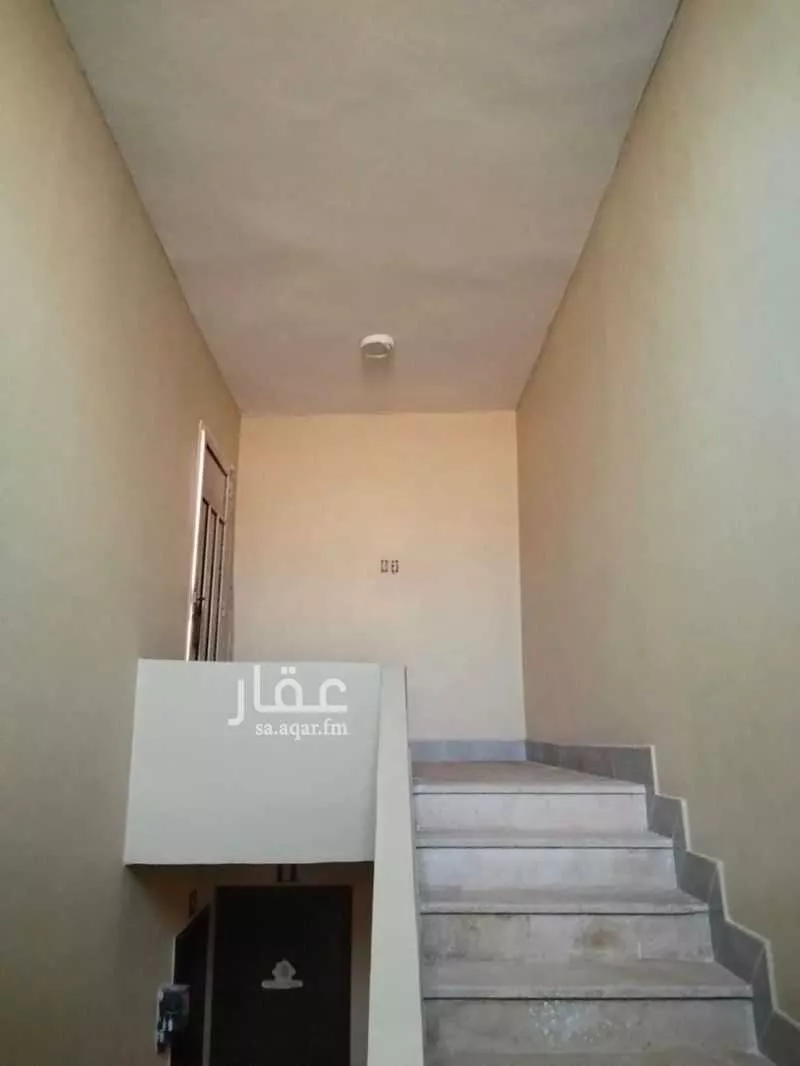 عمارة 607 م² في النخيل 7