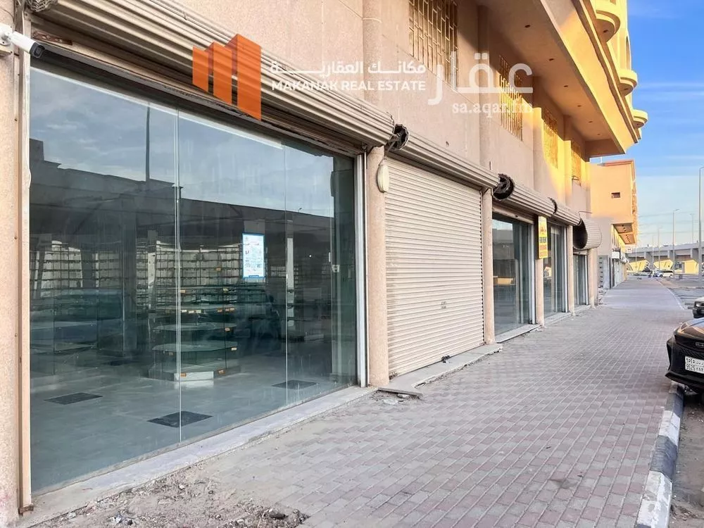1043 sqm shop in Al Fardus 5