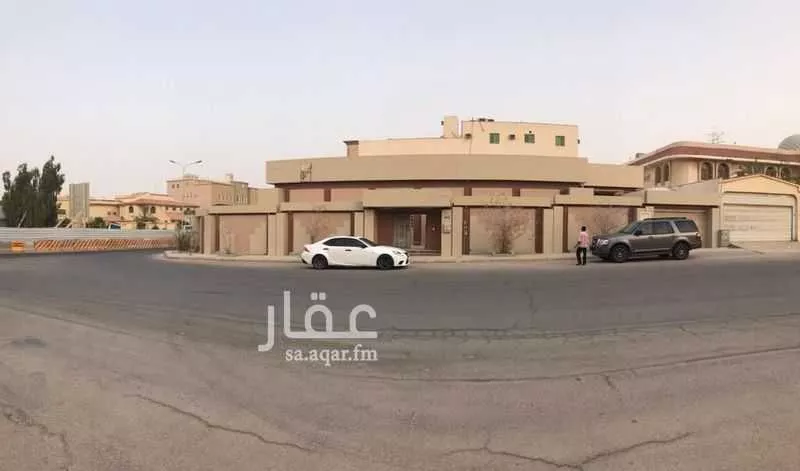 857 sqm building in Al Rawdah 3