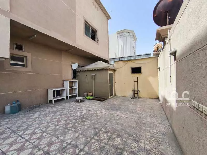 عمارة 744 م² في المنار 17