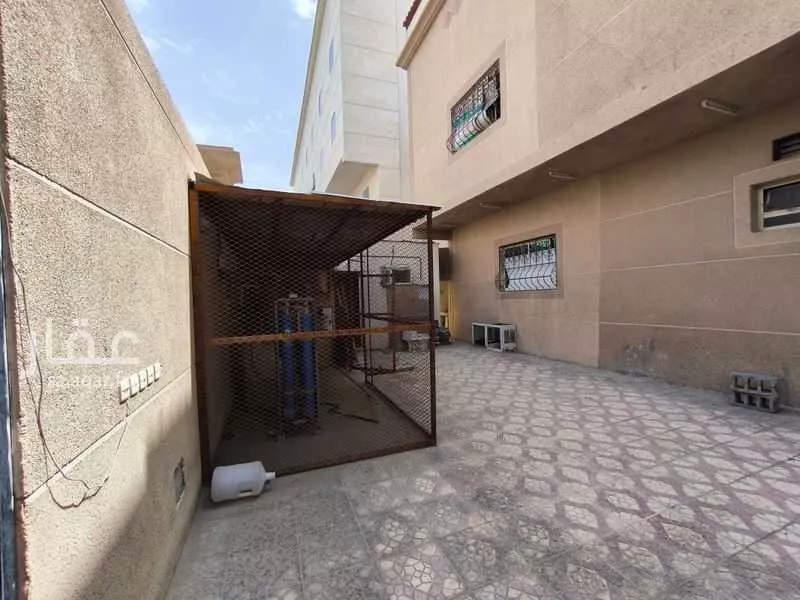 عمارة 744 م² في المنار 24