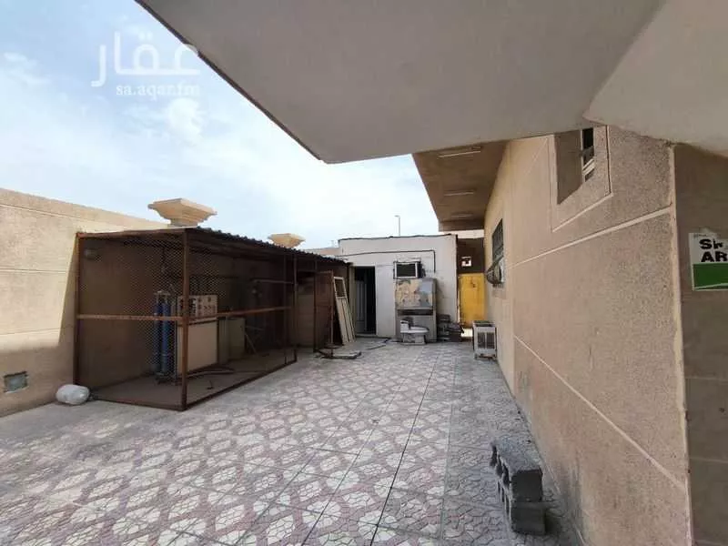 عمارة 744 م² في المنار 10