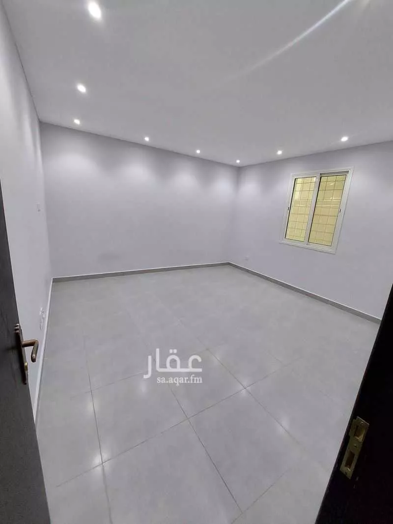 800 sqm building in Al Muraikabat 8