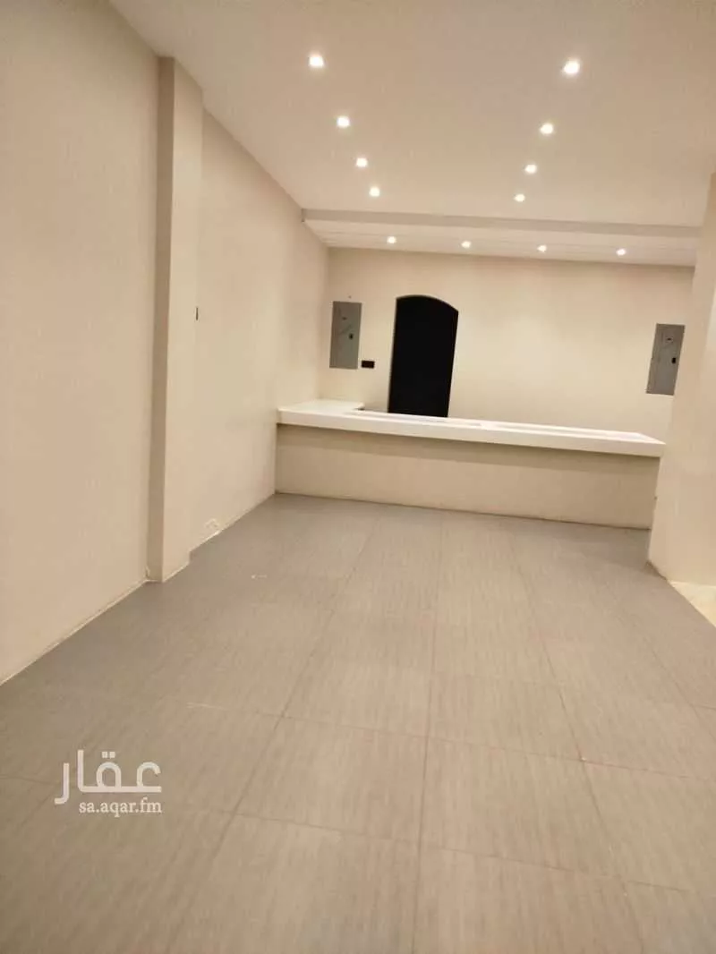 910 sqm shop in Al Jamiyin 2